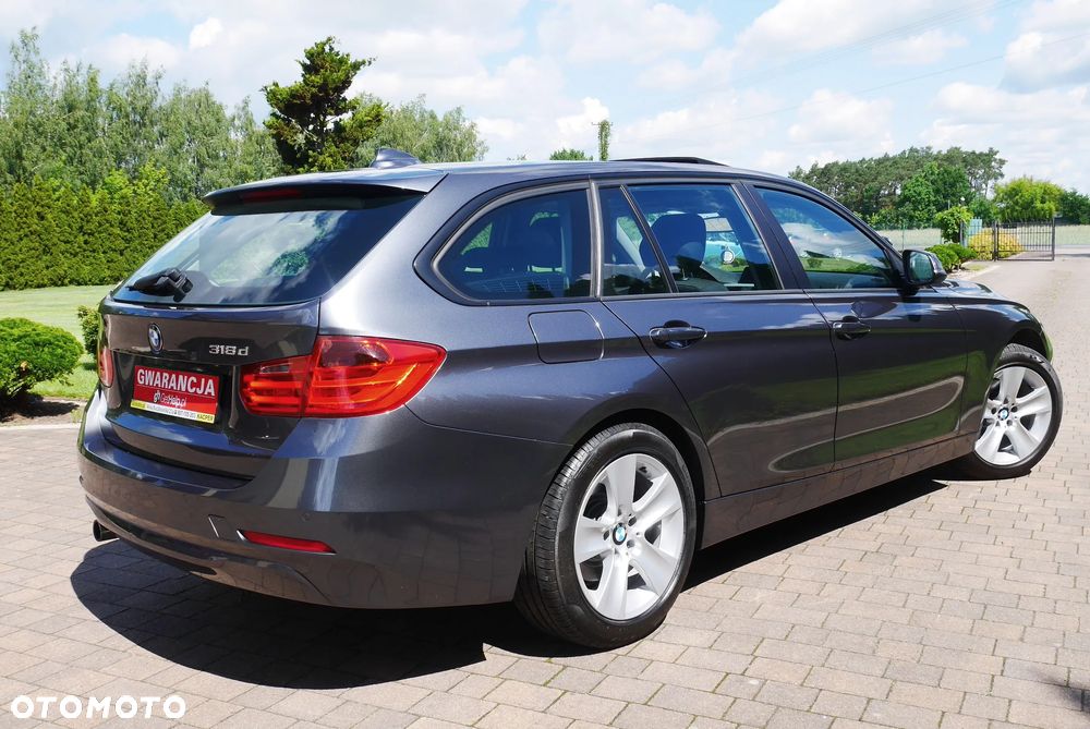 BMW Seria 3 318d DPF Edition Exclusive - 11
