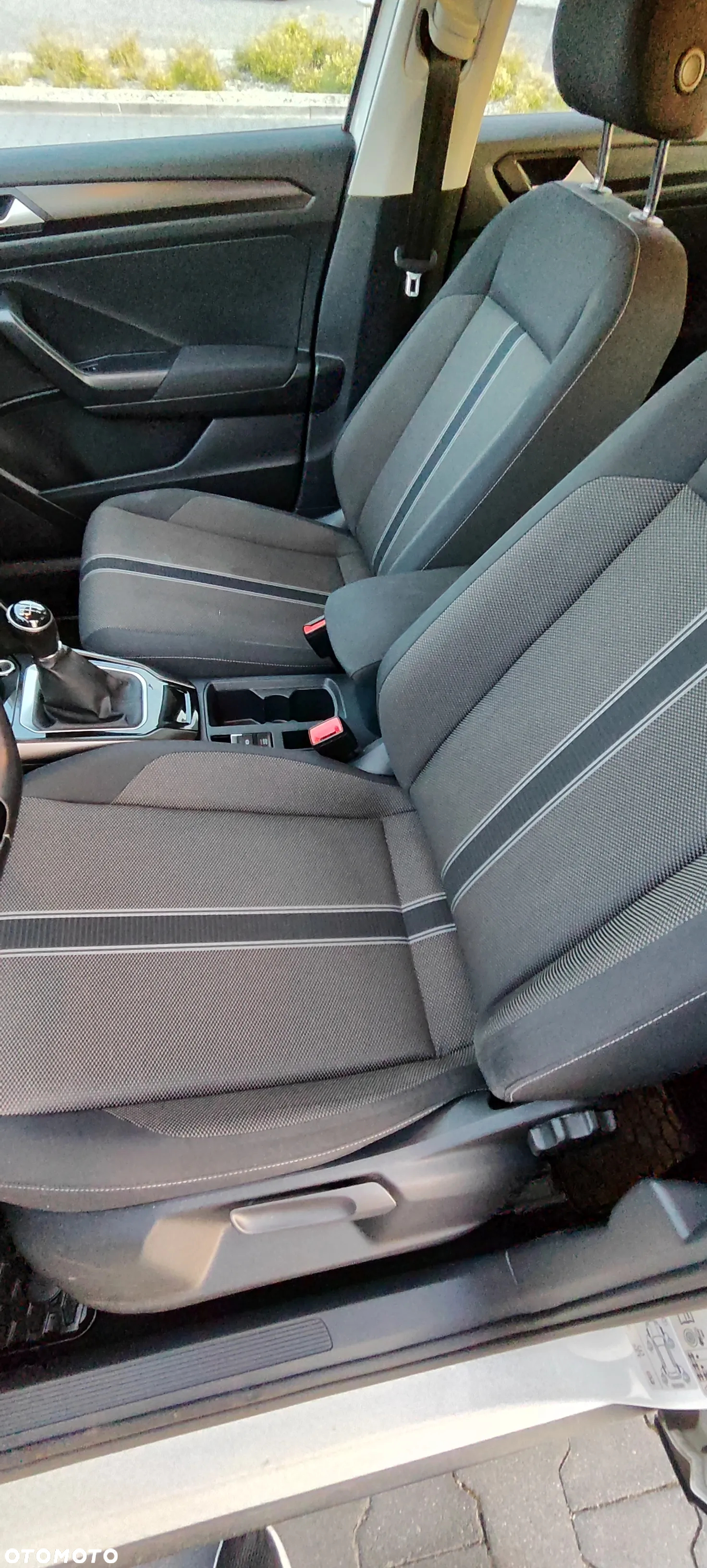 Volkswagen T-Roc 1.0 TSI Advance - 10