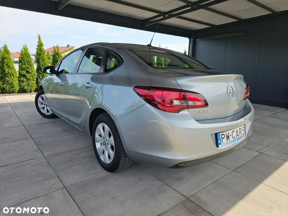 Opel Astra - 4
