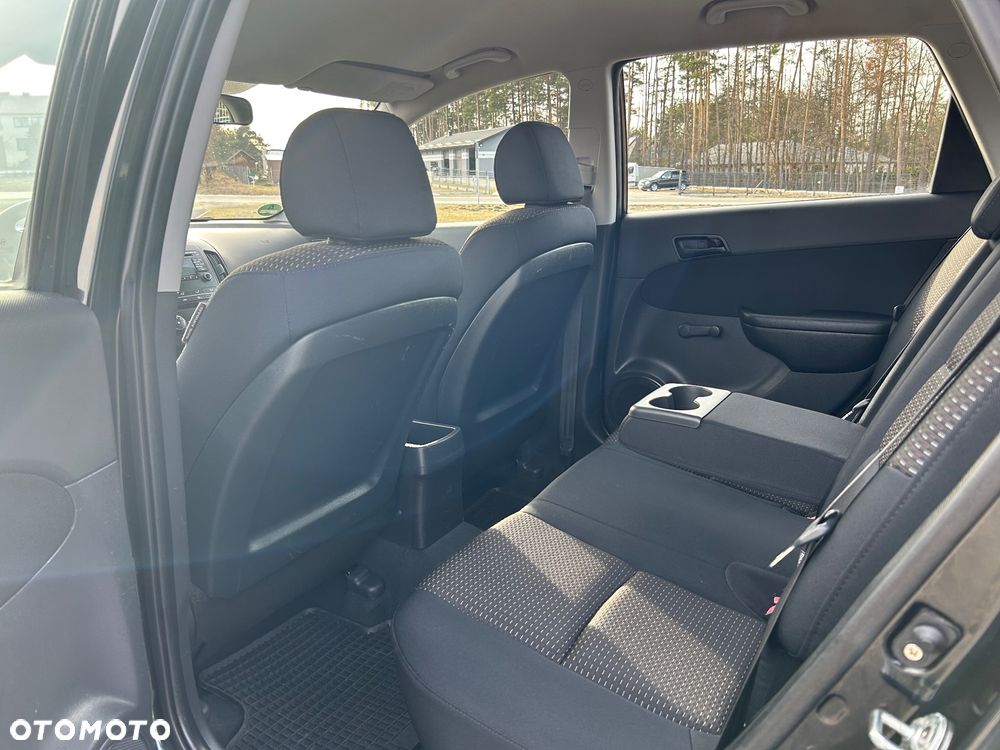 Hyundai i30 1.6 Comfort - 12