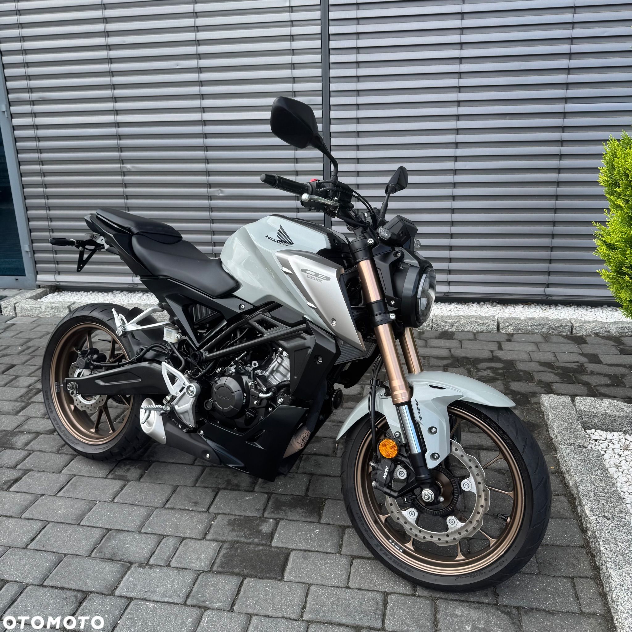 Honda CB - 1