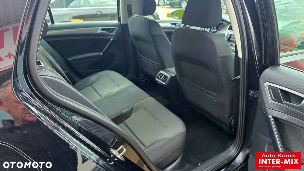 Volkswagen Golf - 34
