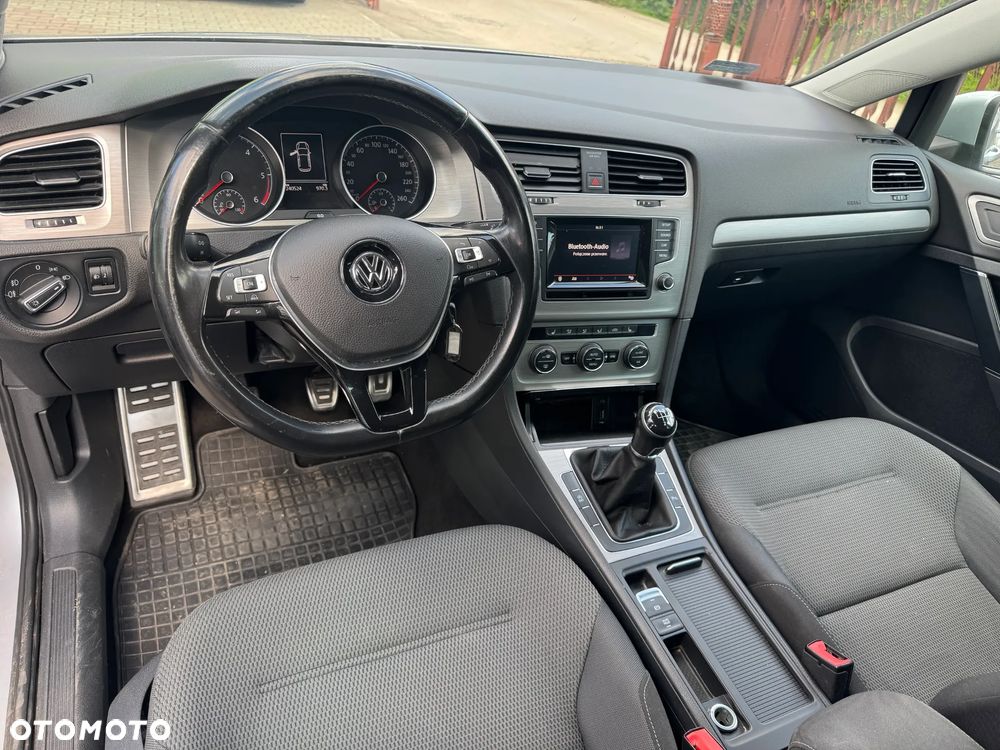 Volkswagen Golf - 11