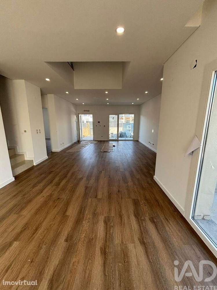 Casa T4 em Amora de 200,00 m2 - Grande imagem: 4/20