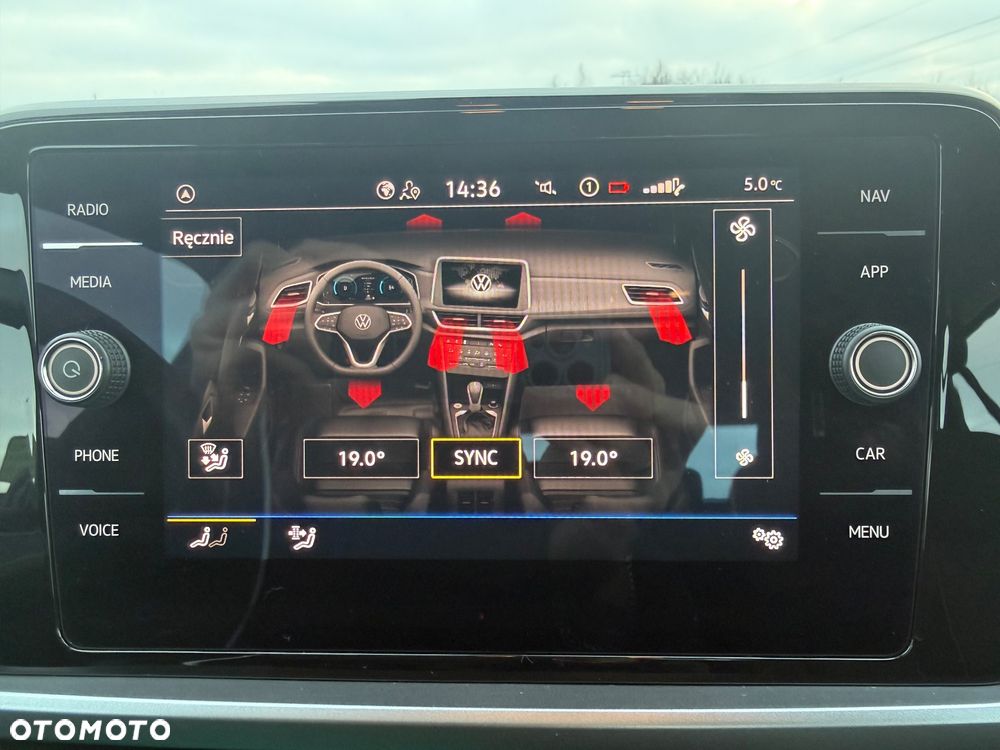 Volkswagen T-Roc - 16