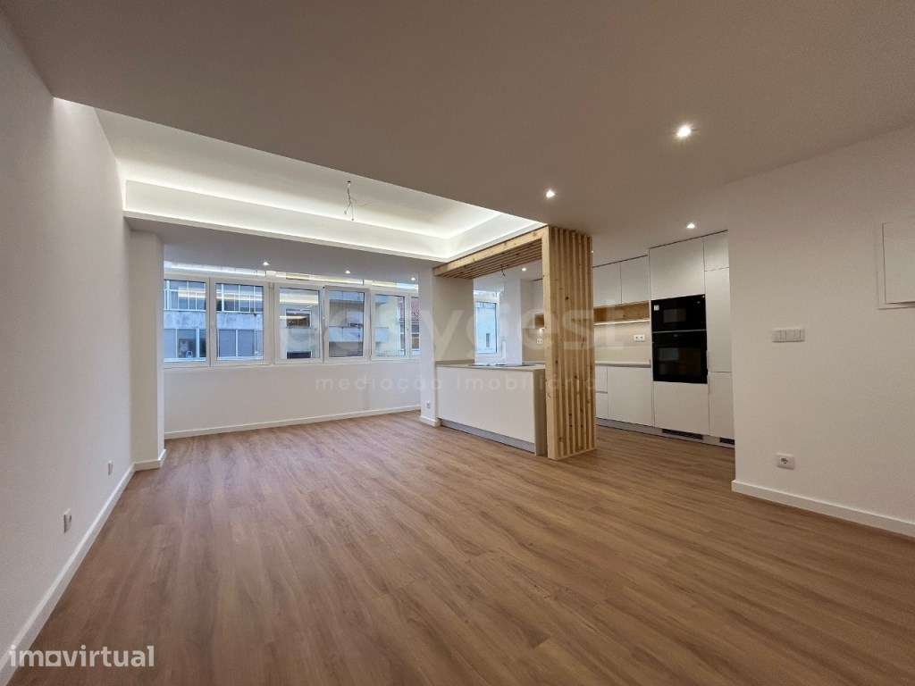 T2 remodelado num dos Eixos Mais Prestigiados de Lisboa - Grande imagem: 3/22