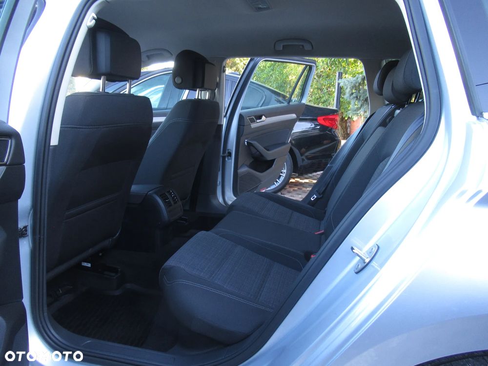 Volkswagen Passat 1.5 TSI EVO Business - 8