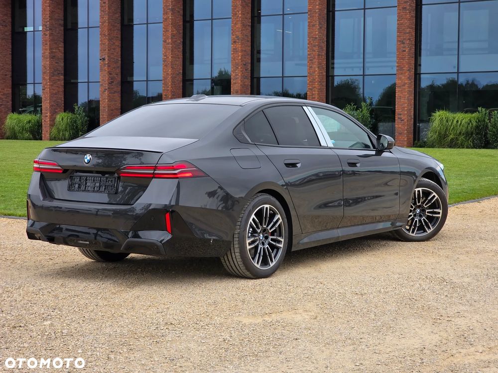 BMW Seria 5 520d mHEV M Sport - 11