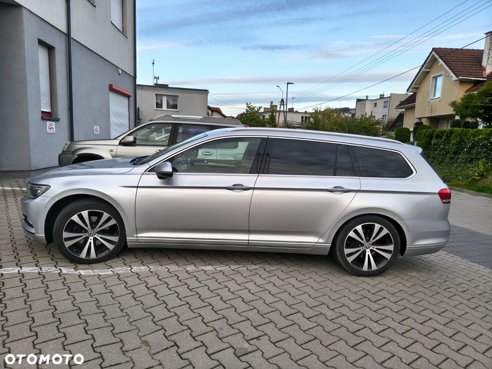 Volkswagen Passat - 1