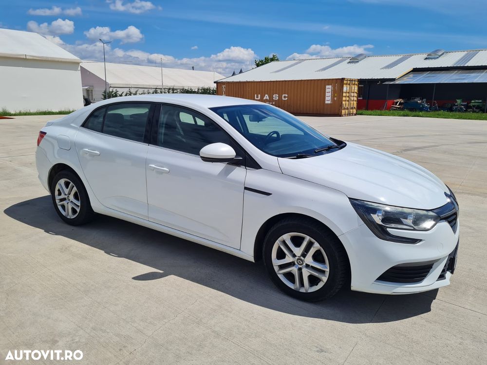 Renault Megane TCE GPF Zen - 8