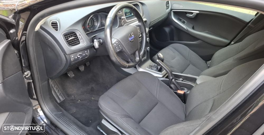 Volvo V40 D2 Black Line - 9