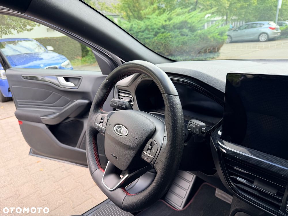 Ford Focus - 32