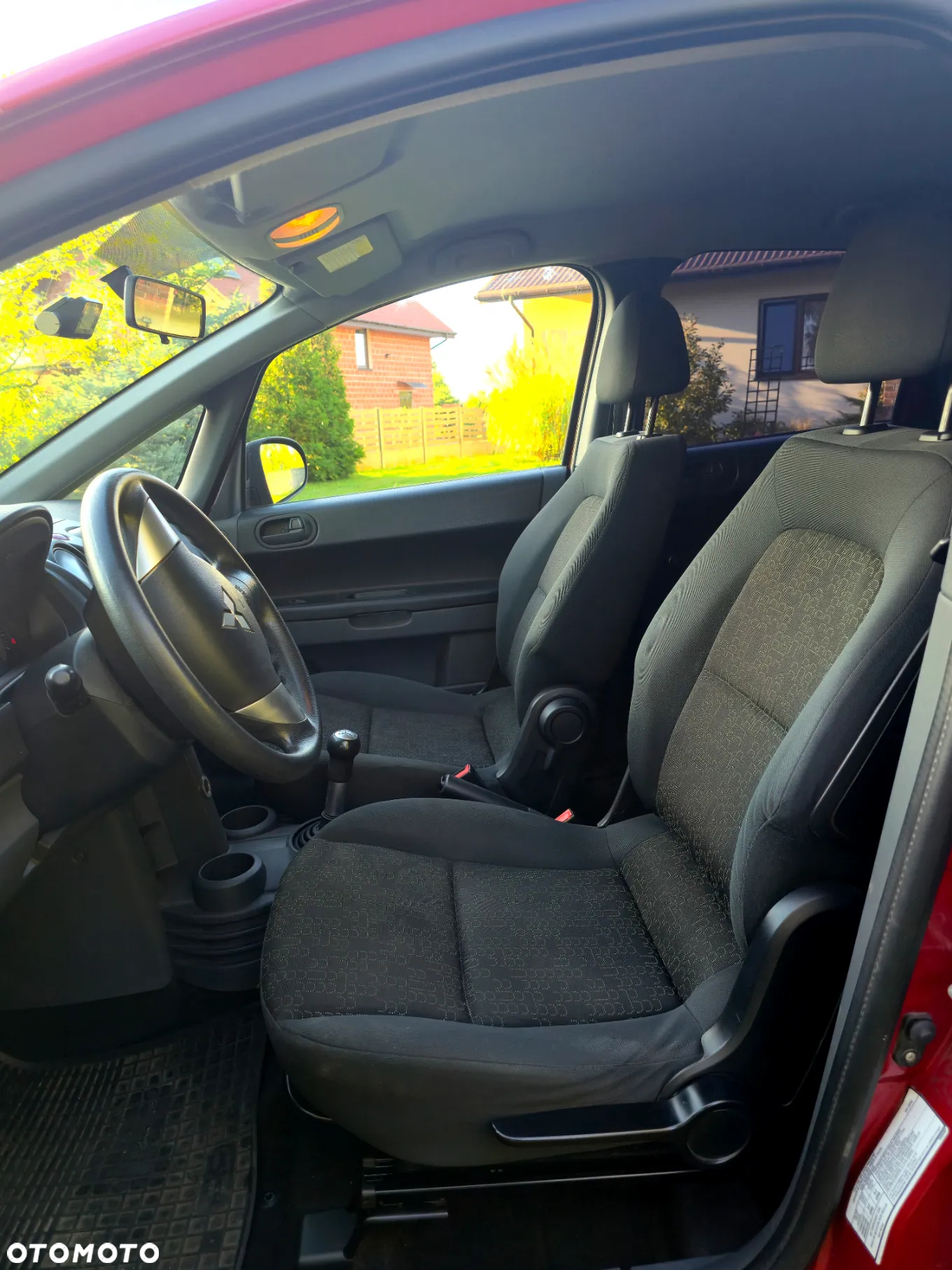 Mitsubishi Colt - 8