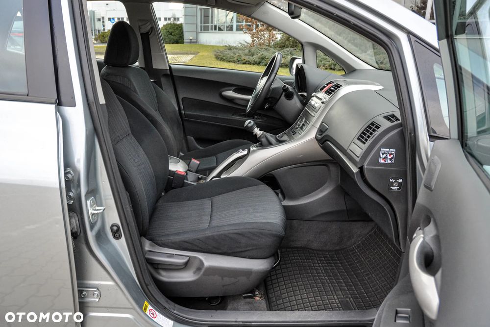 Toyota Auris - 11