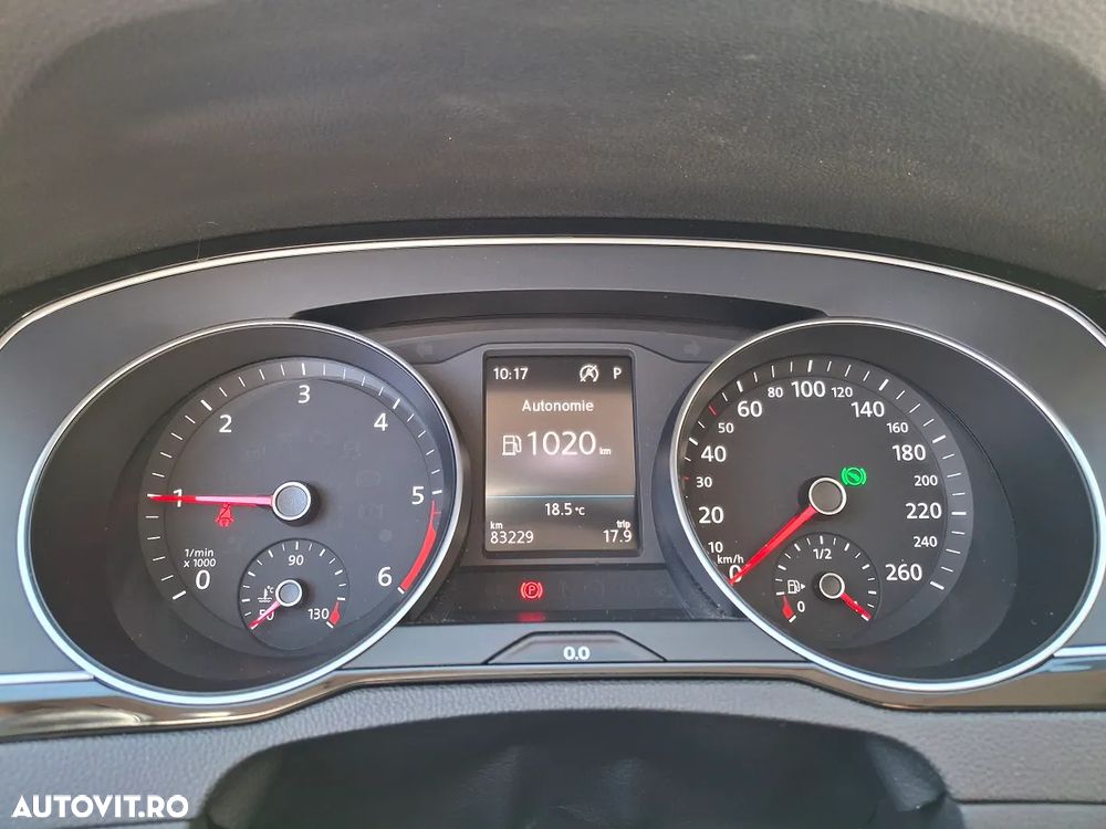 Volkswagen Passat 2.0 TDI DSG Comfortline - 6