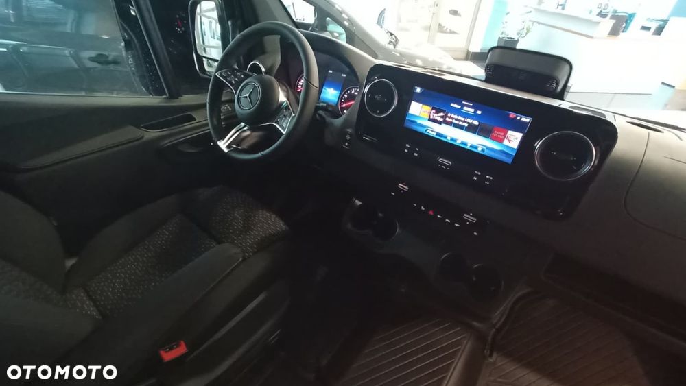 Mercedes-Benz Sprinter - 9