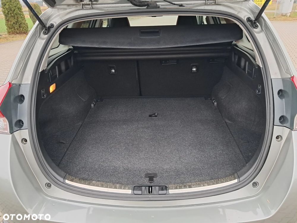 Toyota Auris 1.2 Turbo Team Deutschland - 15