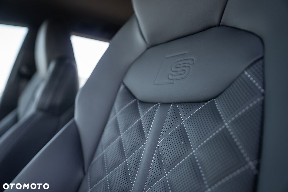 Audi Q8 TFSI e PHEV 360 kW Quattro Tiptronic - 14