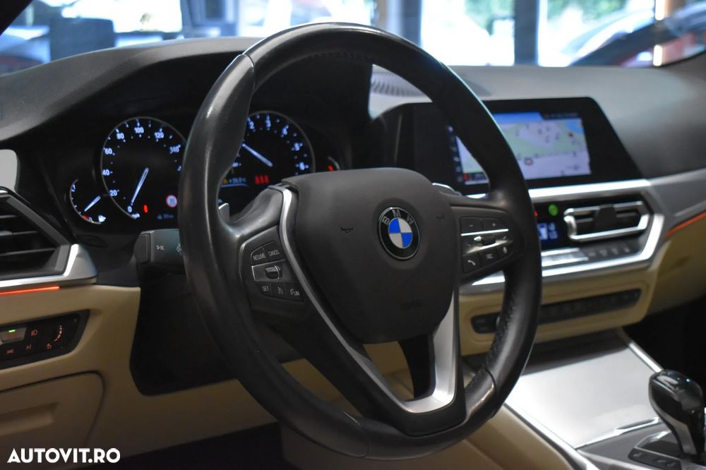 BMW Seria 3 330i Aut. Sport Line - 8