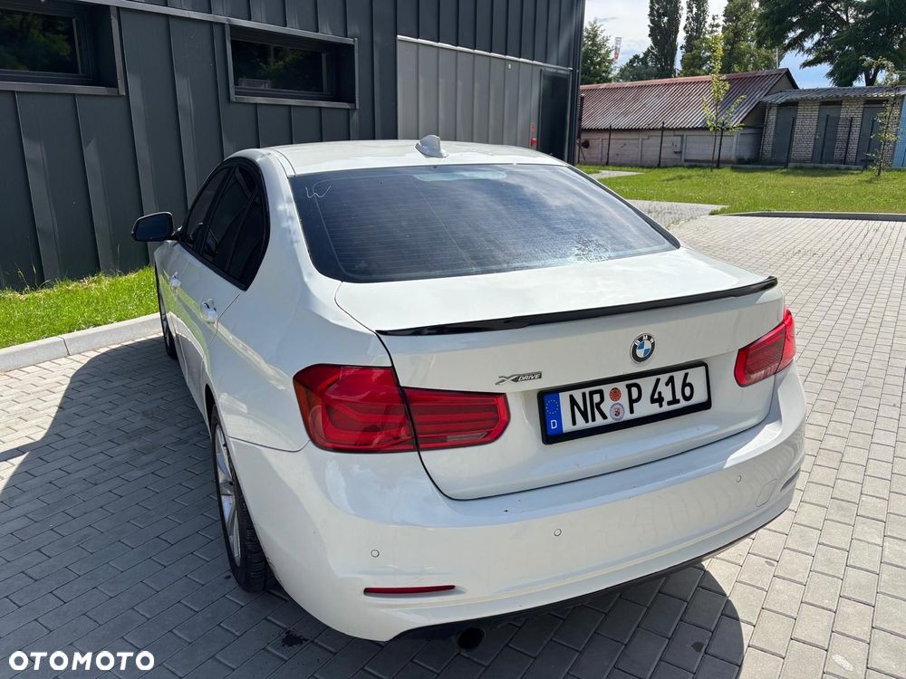 BMW Seria 3 320i xDrive - 5