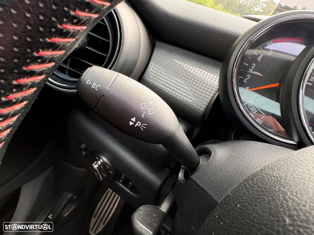 MINI 5 Portas Cooper D Aut. - 35