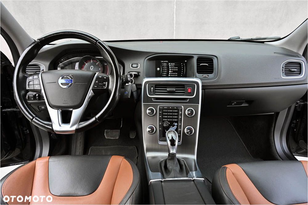 Volvo V60 Cross Country D4 Geartronic Summum - 22