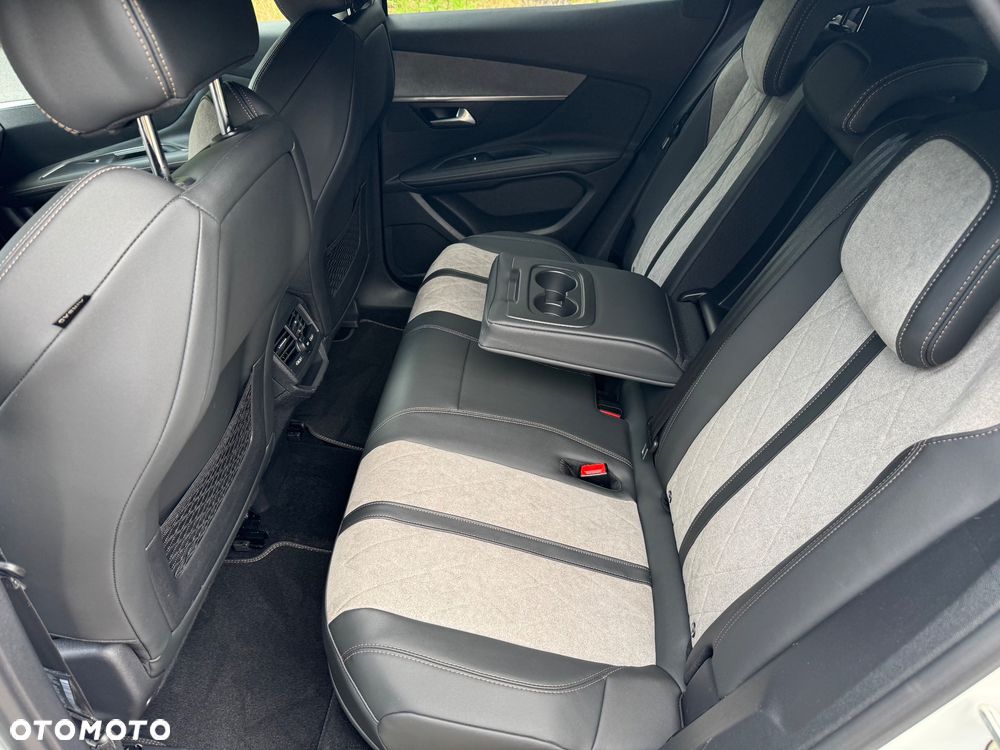 Peugeot 3008 1.6 PureTech Hybrid4 PHEV Allure Pack S&S EAT8 - 10