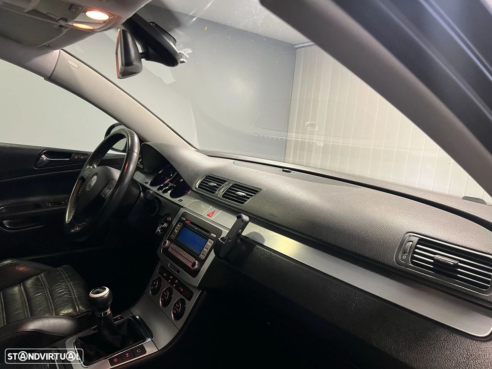 VW Passat 2.0 TDI Highline - 16