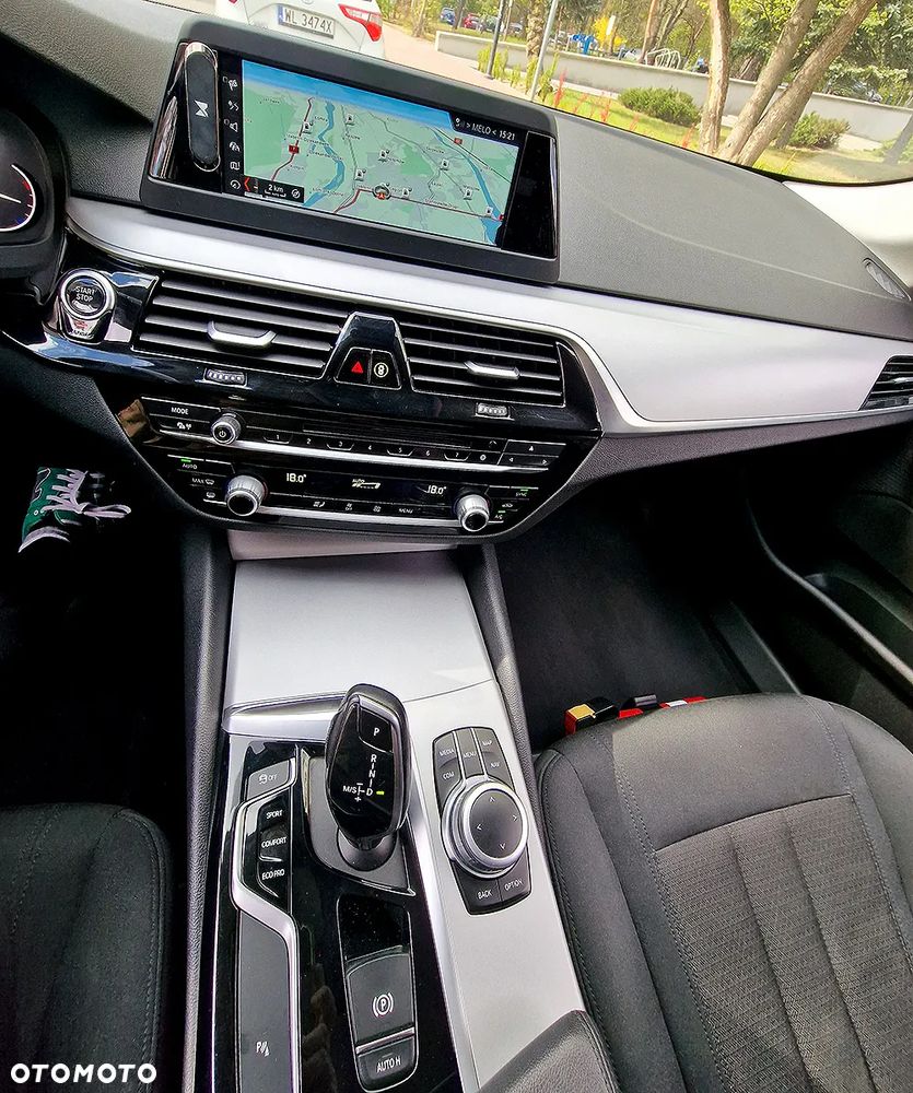 BMW Seria 5 518d Business Edition - 28