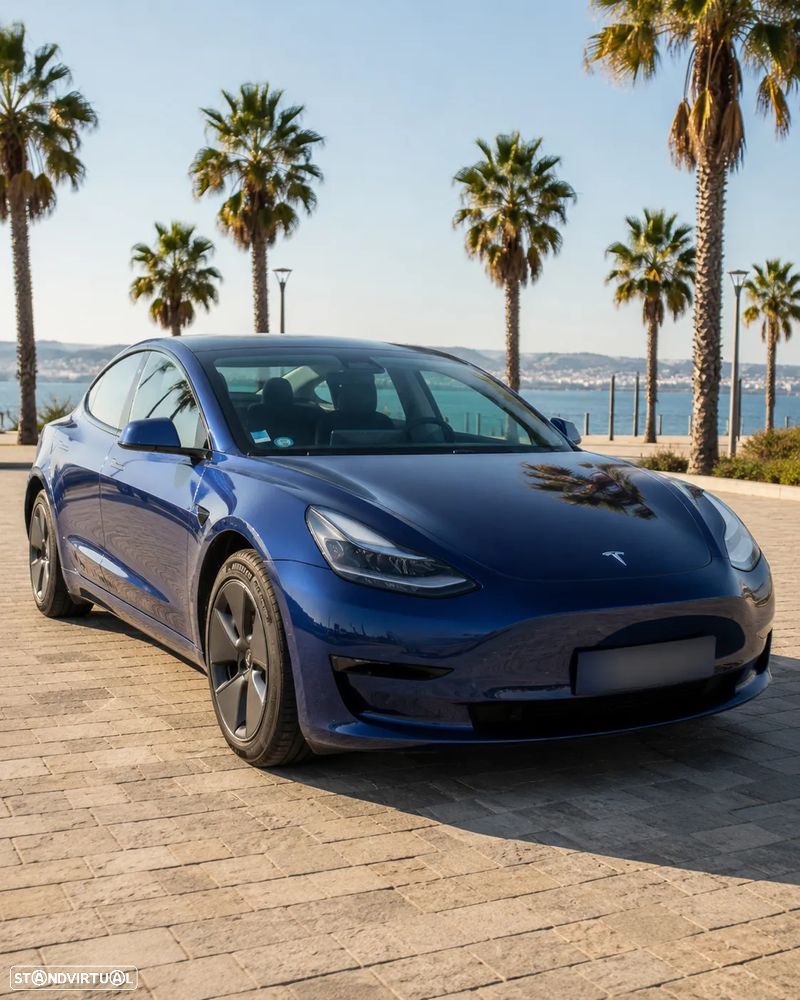 Tesla Model 3 - 1