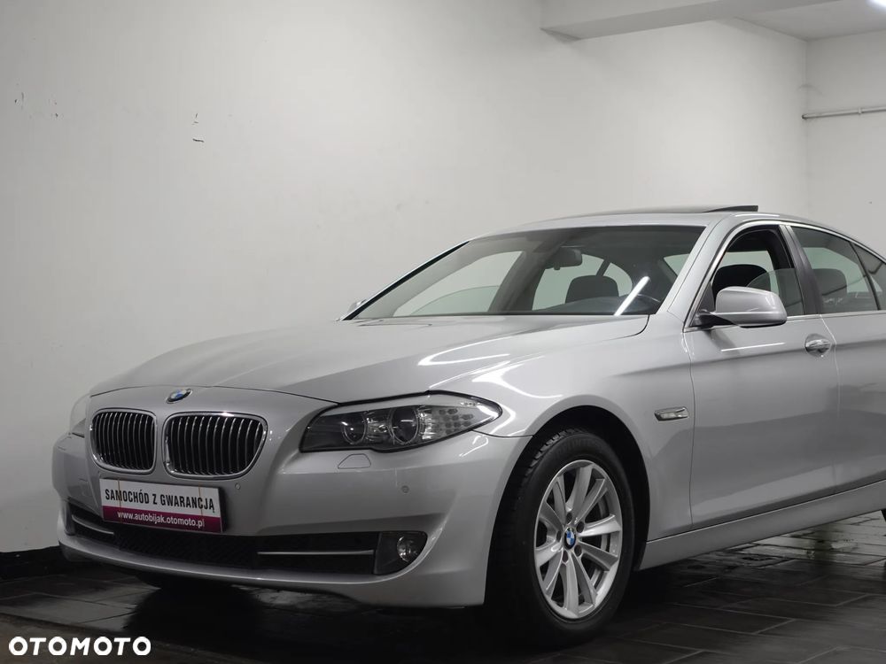 BMW Seria 5 528i - 15