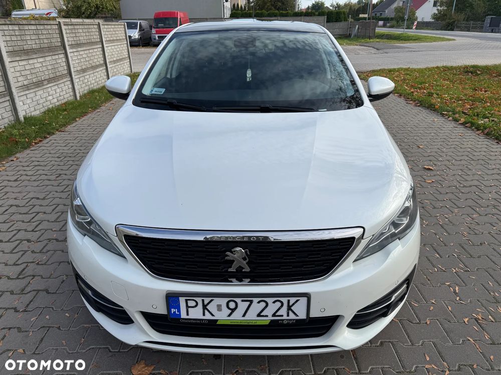 Peugeot 308 2019 photo 2