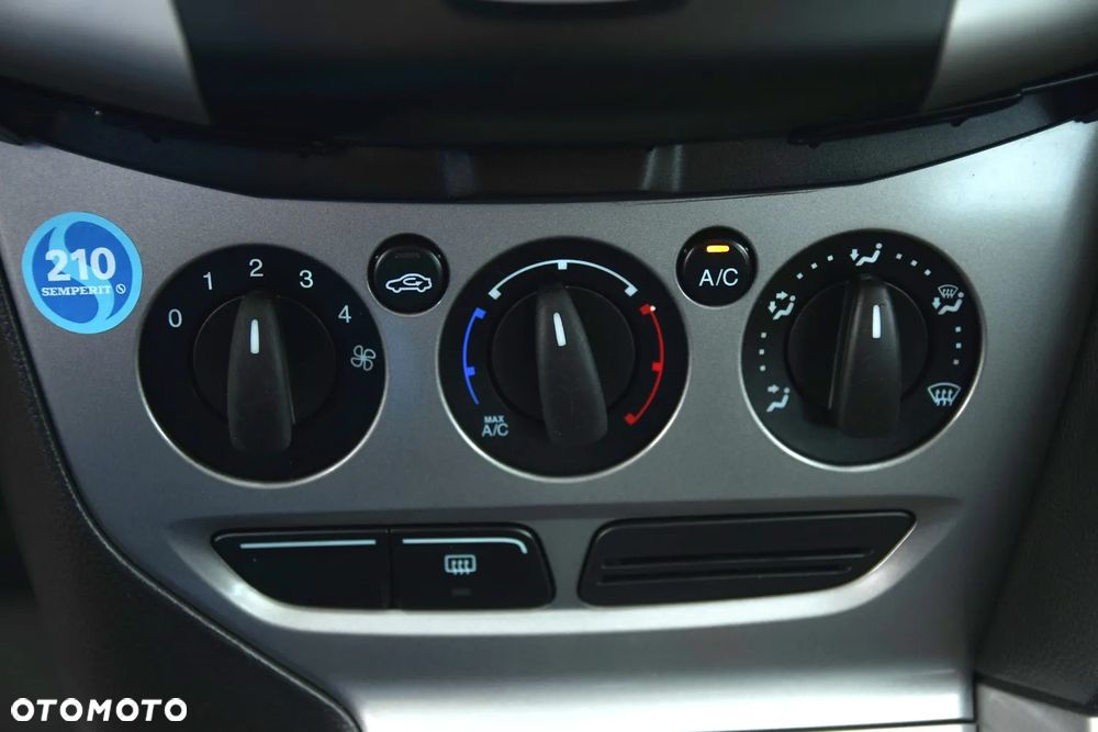 Ford Focus 1.6 Ti-VCT Titanium - 32