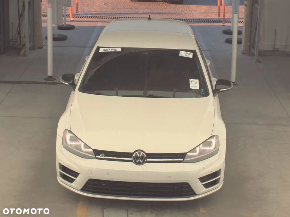 Volkswagen Golf - 2