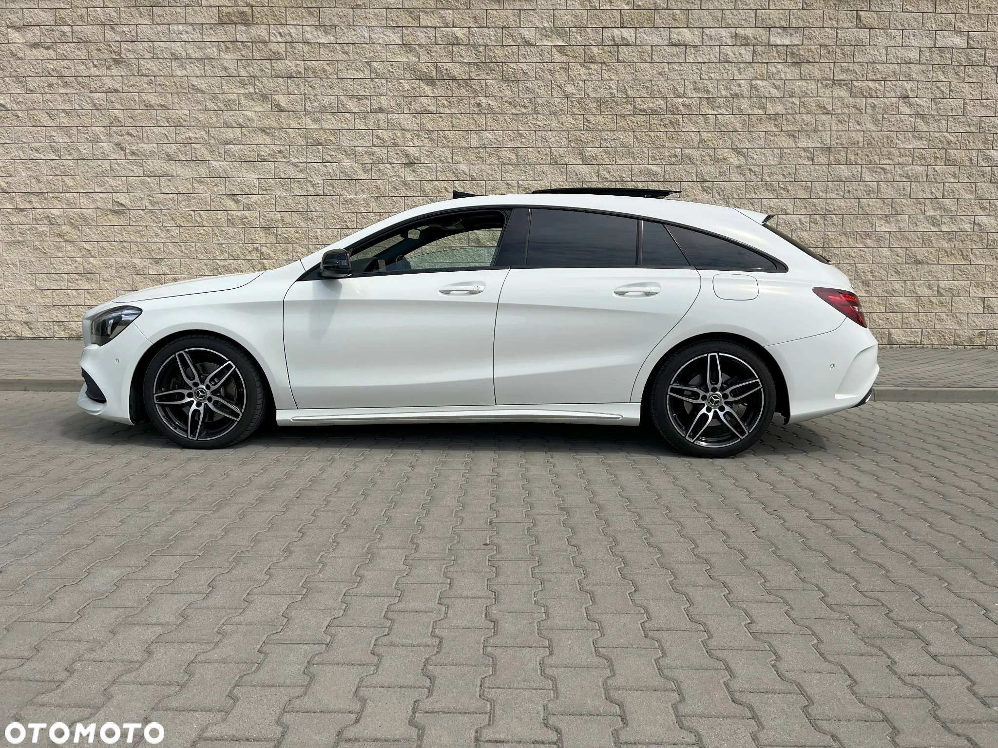 Mercedes-Benz CLA 220 4-Matic AMG Line - 2