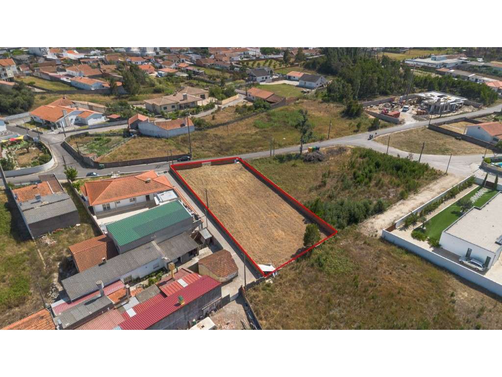 Terreno urbano com 1.200 m² em Pataias, numa excelente localização - Grande imagem: 2/14