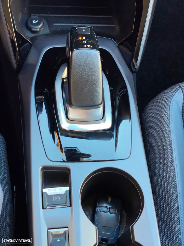 Peugeot e-2008 Allure Pack - 42