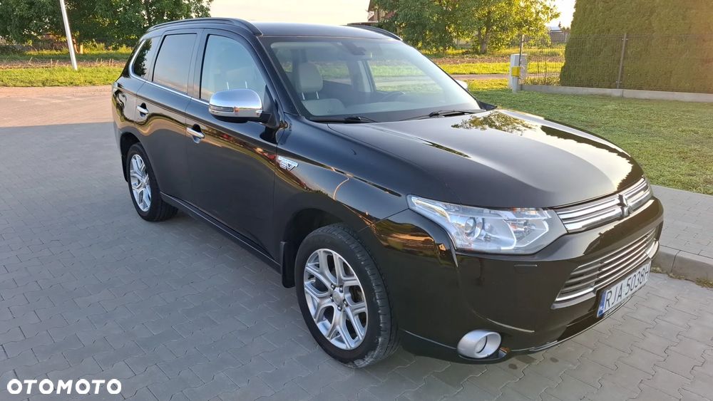 Mitsubishi Outlander - 3