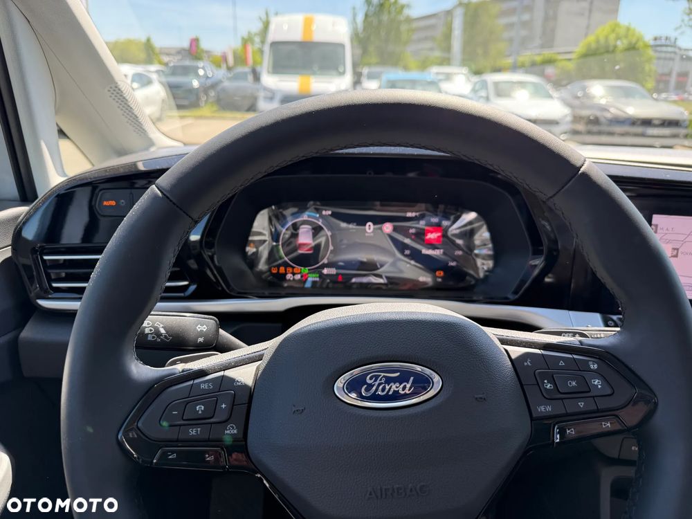 Ford Tourneo Connect Grand - 16