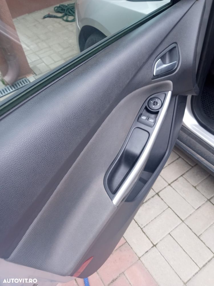 Ford Focus - 16
