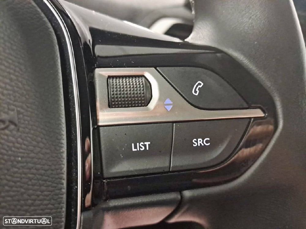 Peugeot 3008 1.2 PureTech Allure Pack EAT8 - 17