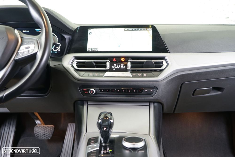 BMW 330 e Aut. Sport Line - 27