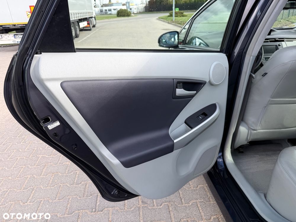 Toyota Prius 1.8 HSD Prestige - 25