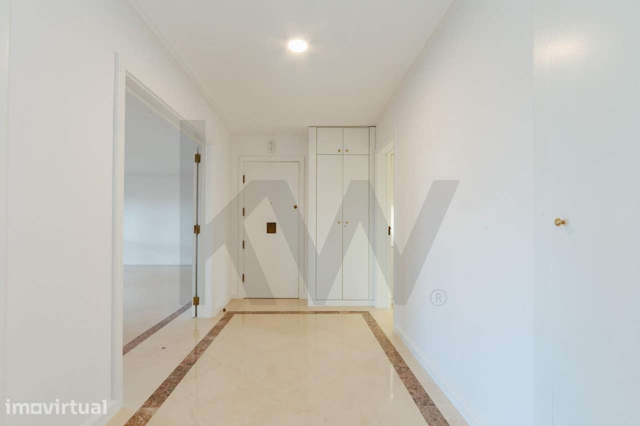 Apartamento de Prestígio em Condomínio Privado – Avenidas Novas, Lisbo - Grande imagem: 3/48