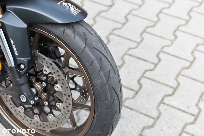 Honda CB - 8