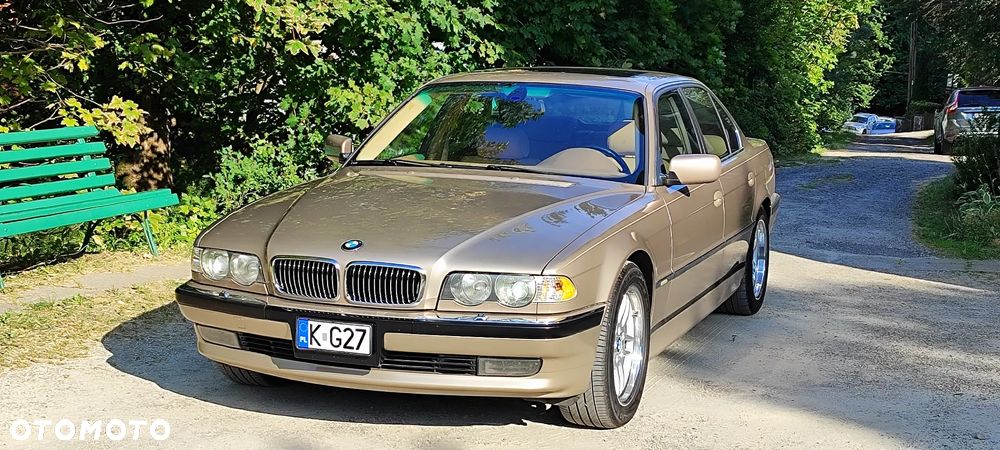 BMW Seria 7 740i - 22