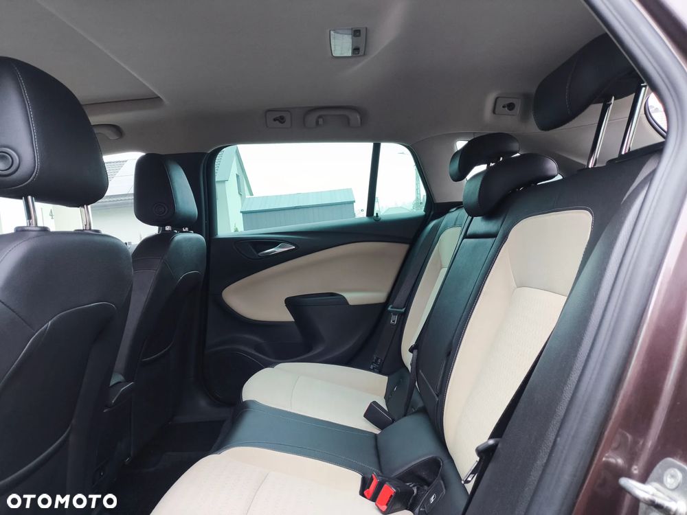 Opel Astra 1.0 T 120 Lat S&S - 24