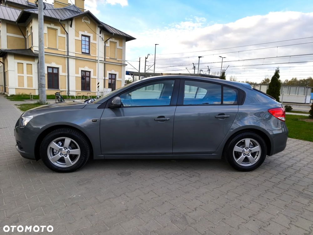 Chevrolet Cruze 1.6 LT+ - 4