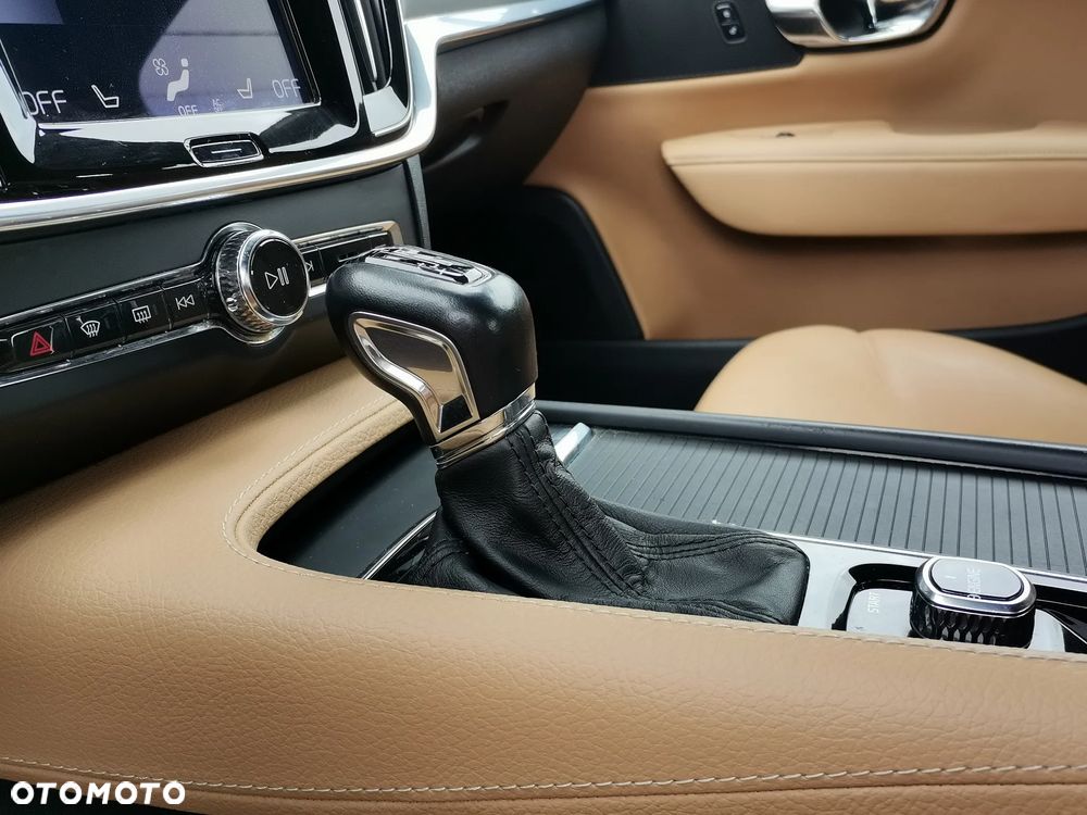 Volvo S90 D4 Momentum - 9