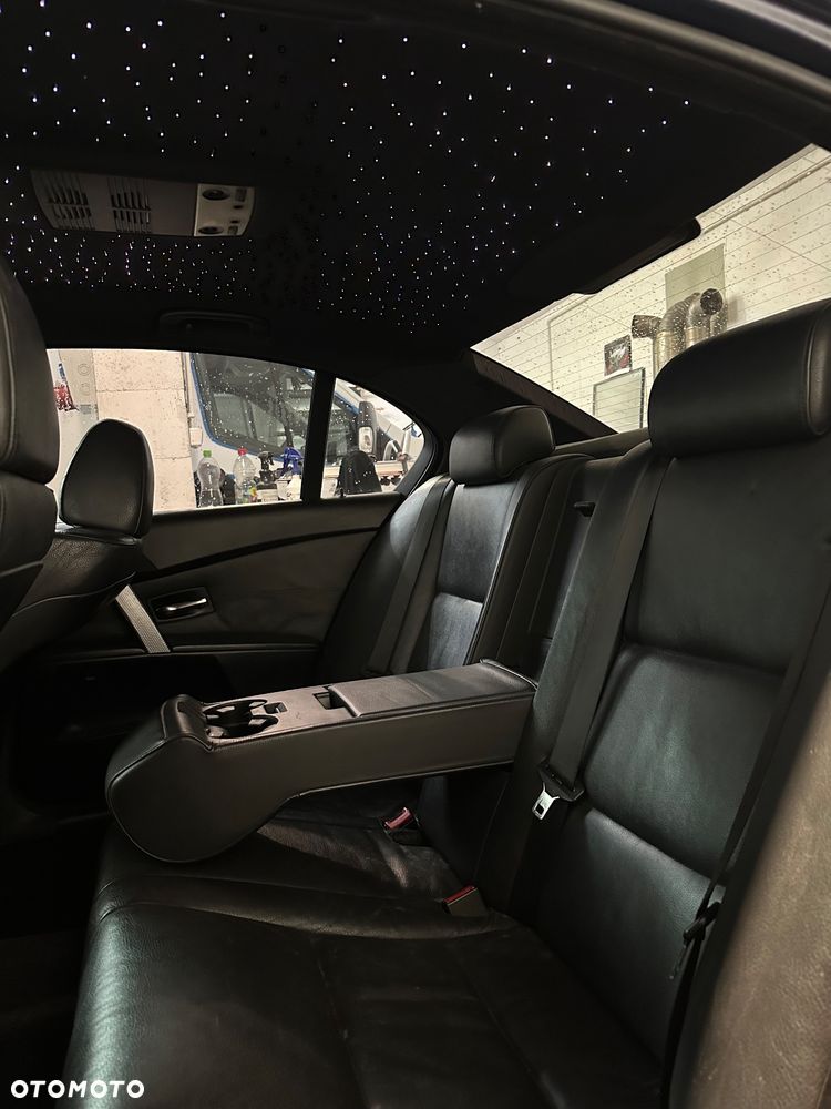 BMW Seria 5 530i - 25